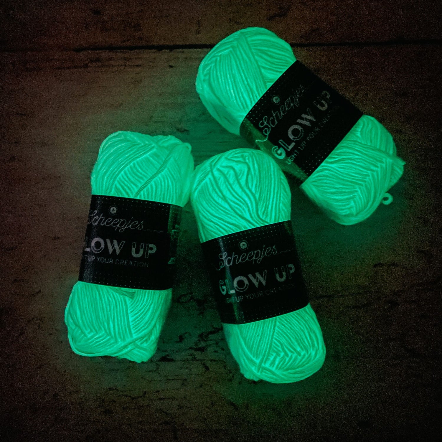 Pelote GLOW UP (fil phosphorescent)