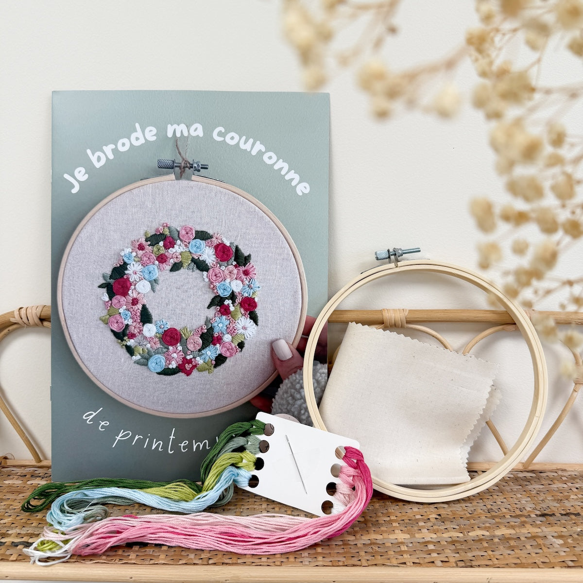 Kit de broderie AnnaB - La couronne de Printemps