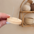 support pour amigurumi en bois