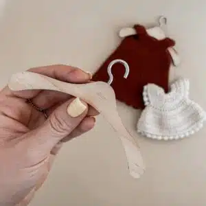 Mini cintre en bois