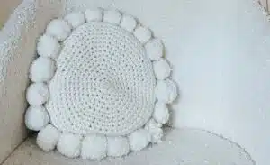 coussin, pompons, crochet, annab, kit crochet, amigurumi, diy