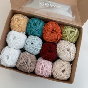 Coffret pelotes velours Phildar AVEC DEFAUT