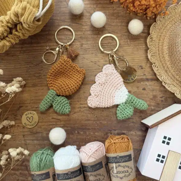 fleur, kit crochet, annab, porte-clef, maitresse, merci, box crochet, crochet, amigurumi, mercerie