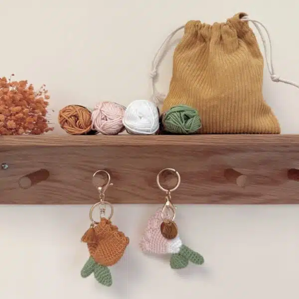 fleur, kit crochet, annab, porte-clef, maitresse, merci, box crochet, crochet, amigurumi, mercerie