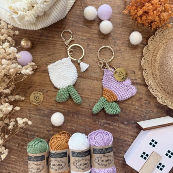 fleur, kit crochet, annab, porte-clef, maitresse, merci, box crochet, crochet, amigurumi, mercerie