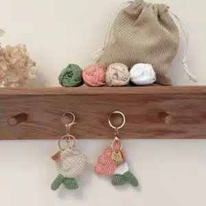 fleur, kit crochet, annab, porte-clef, maitresse, merci, box crochet, crochet, amigurumi, mercerie