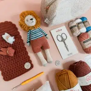box crochet du mois d'octobre pour réaliser marceau le lion en amigurumi et son sac de couchage