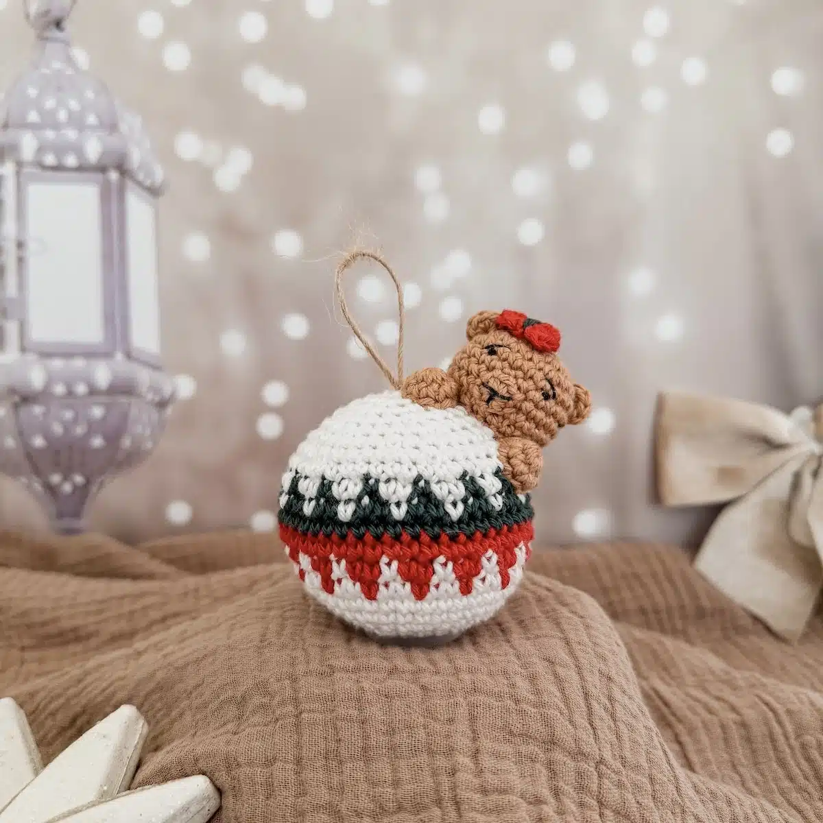 joli coffret de boules de noel au crochet